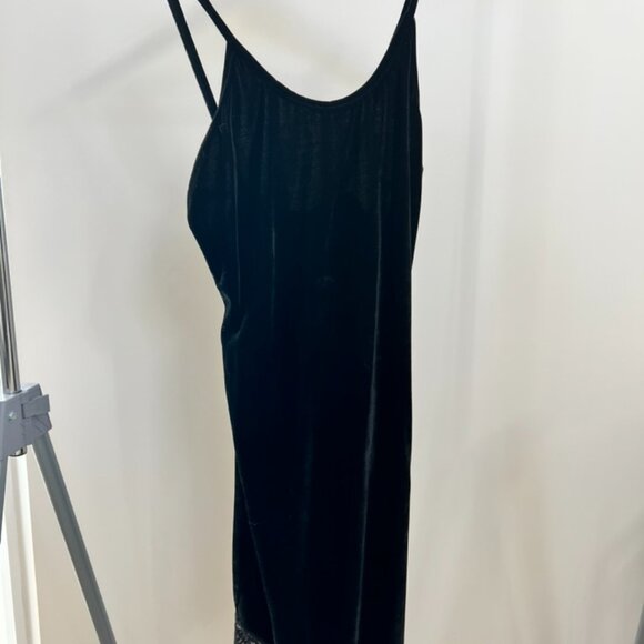 NAANAA Black Velvet Mini Dress with Lace Trim - Picture 1 of 2